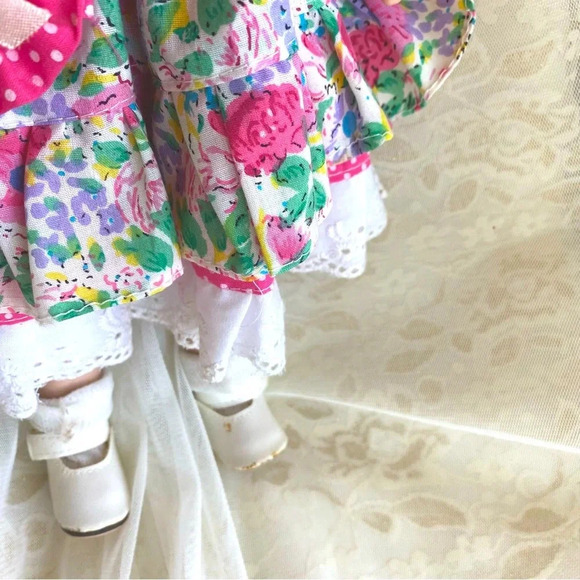 Porcelain Collectible Girl Doll with Colorful Dress & Matching Straw Hat 17" - Picture 6 of 8